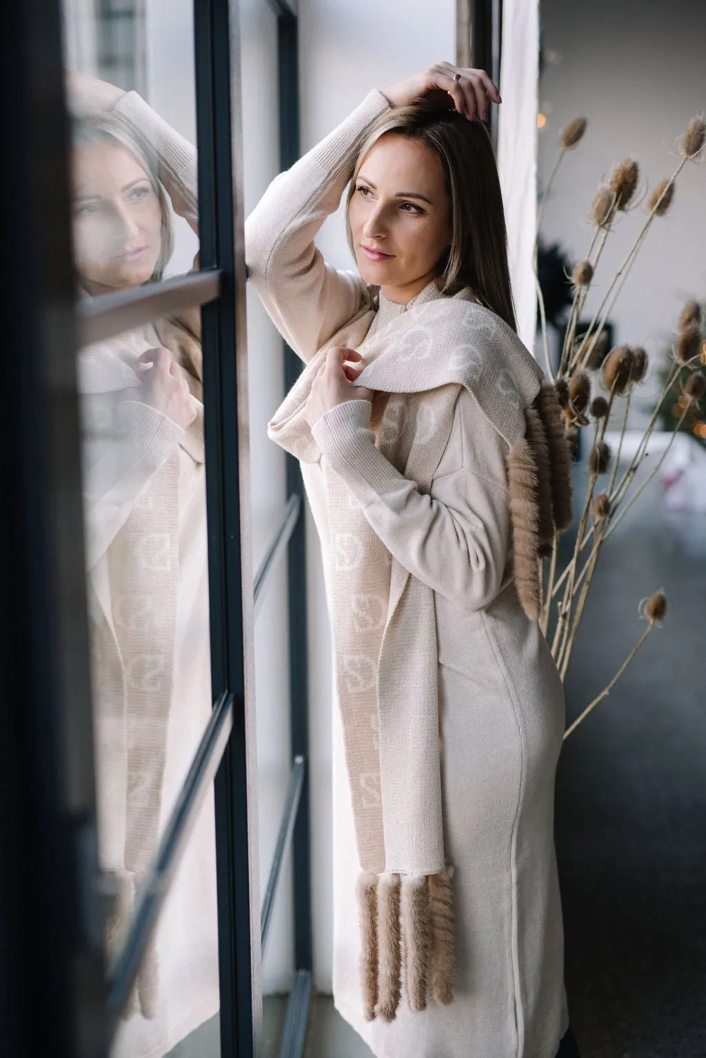 Beige Wool Scarf With Mink Fringes