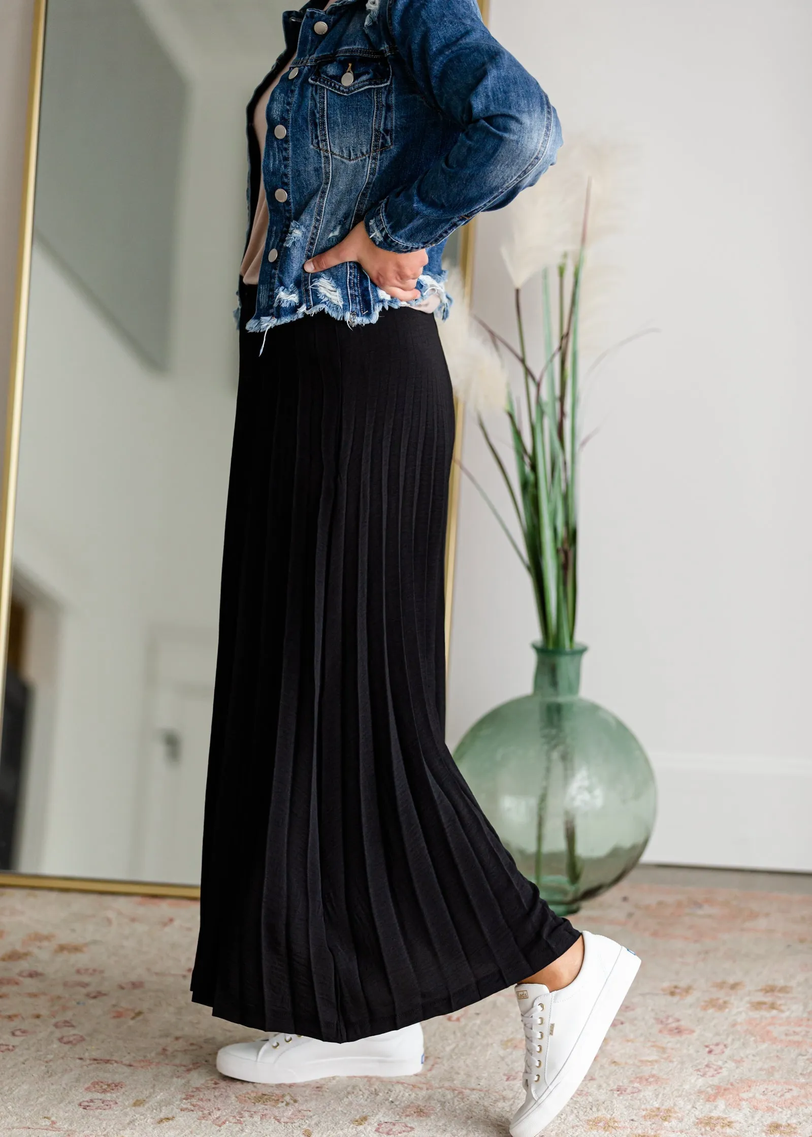 Black Pleated High Waisted Skirt - FINAL SALE