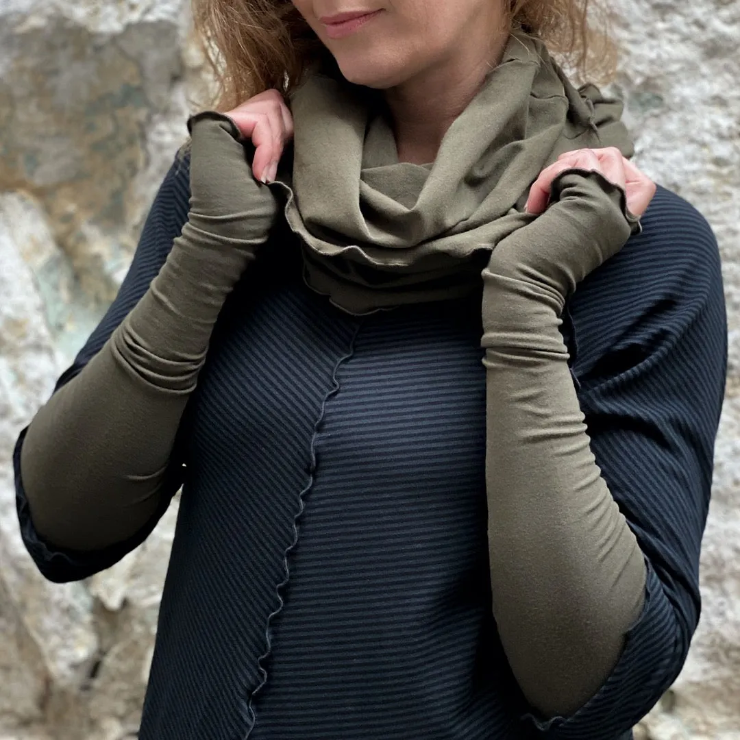 HOURGLASS scarf hood shaper