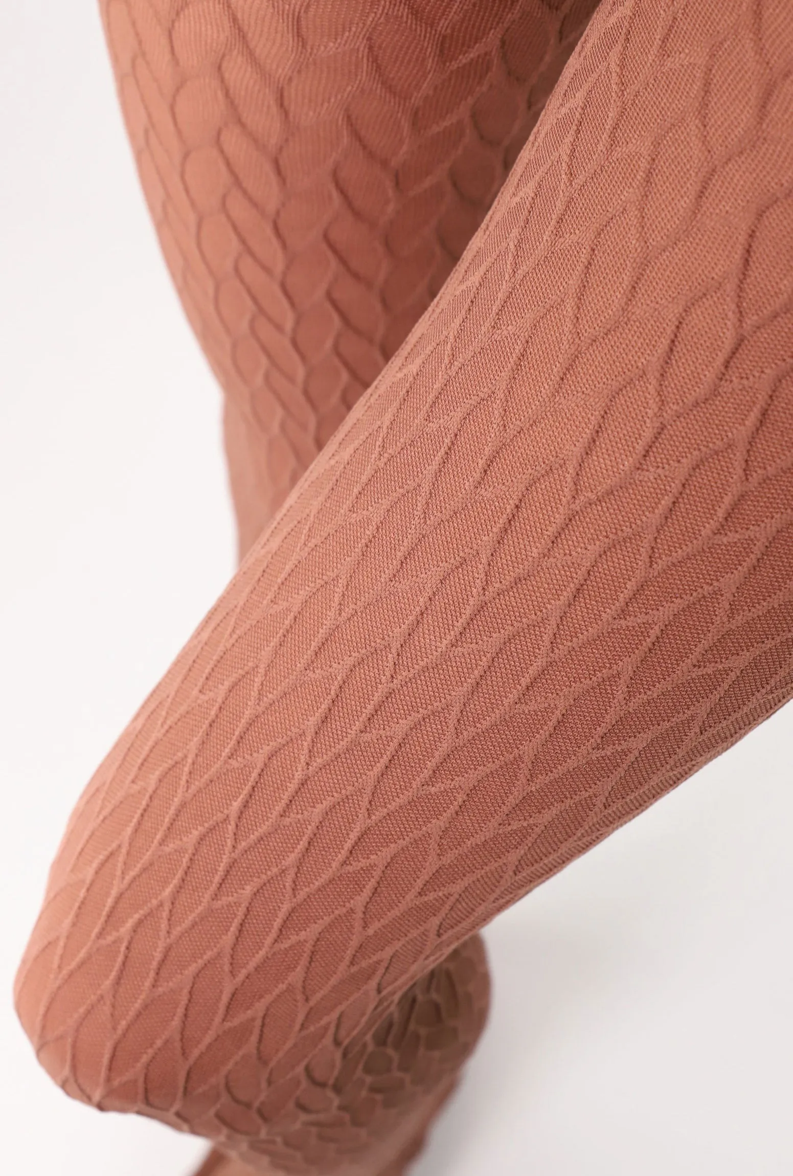 Oroblu Winding Opaque Relief Pattern Tights